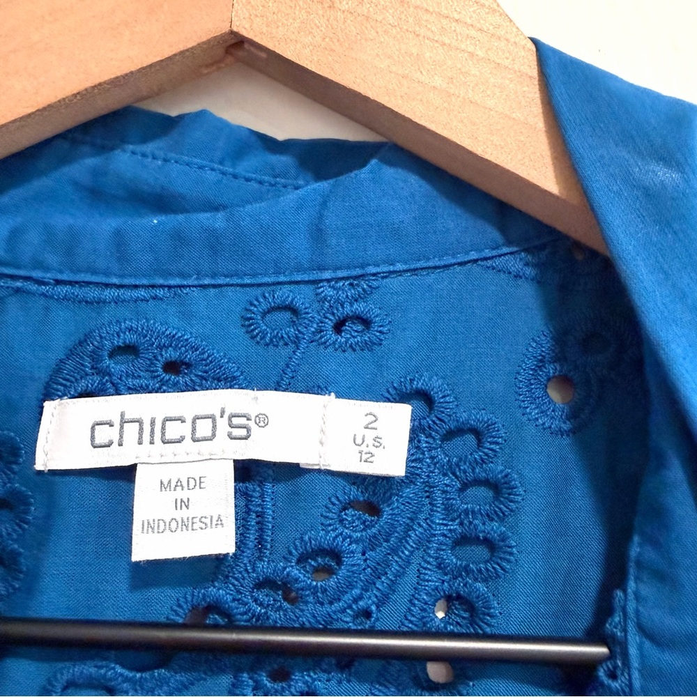 Chicos Short Sleeve Paisley Eyelet Button Down Top - Picture 8 of 13